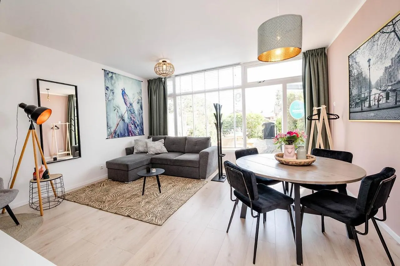 Amsterdam Beach Apartment 9, Private Garden Zandvoort