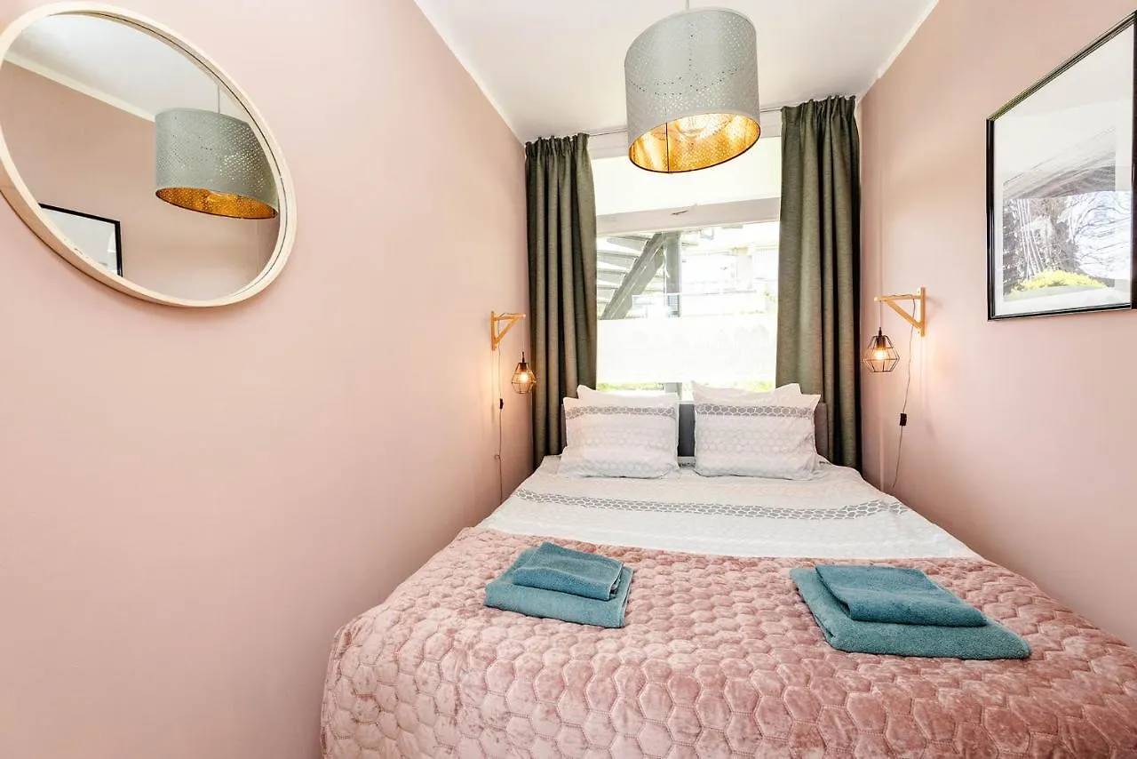 Amsterdam Beach Apartment 9, Private Garden Zandvoort 0*,  Niederlande