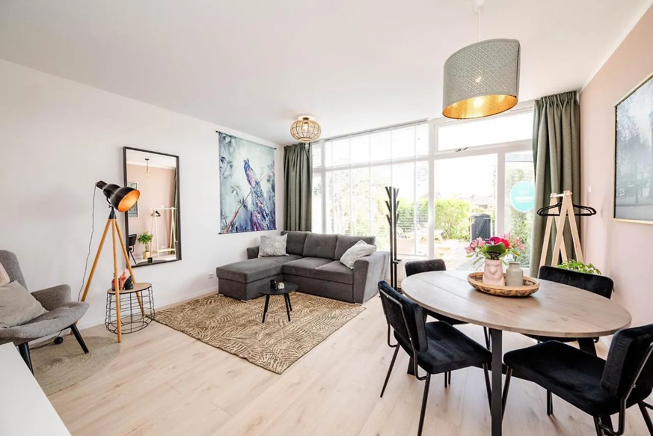 Amsterdam Beach Apartment 9, Private Garden Zandvoort